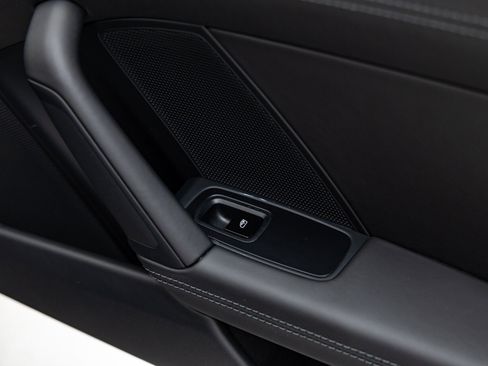 Used 2020 Porsche 911 Carrera image 40