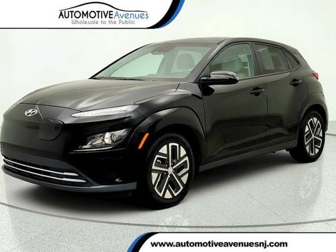 Used 2023 Hyundai Kona SE w/ Cargo Package FWD image 1