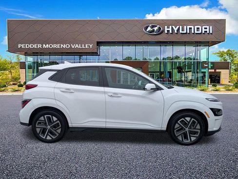 Certified 2023 Hyundai Kona SE FWD image 2