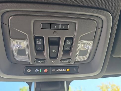 Used 2023 GMC Sierra 2500 Denali w/ Denali Ultimate Package image 31