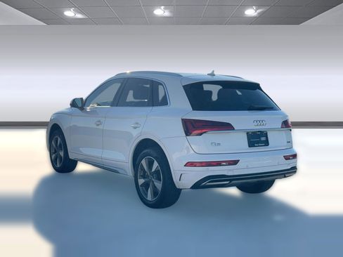 Certified 2023 Audi Q5 Premium w/ Convenience Package image 3