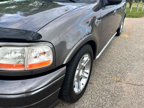 Used 2002 Ford F150 Harley-Davidson image 11