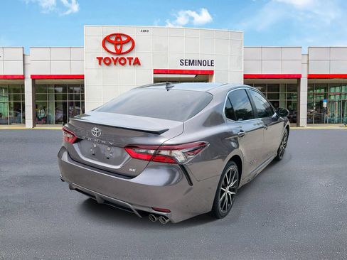 Used 2024 Toyota Camry SE FWD image 3