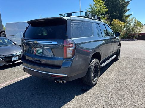 Used 2021 Chevrolet Suburban Premier w/ Premium Package AWD/4WD image 10