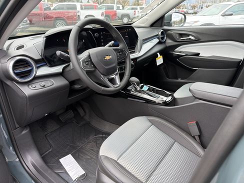 New 2026 Chevrolet Trax LT w/ Driver Confidence Package image 9