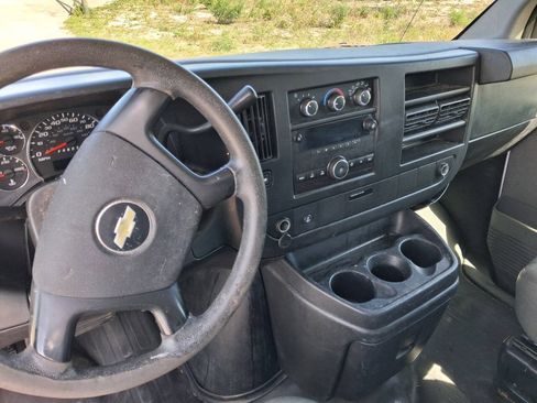 Used 2014 Chevrolet Express 1500 RWD image 13