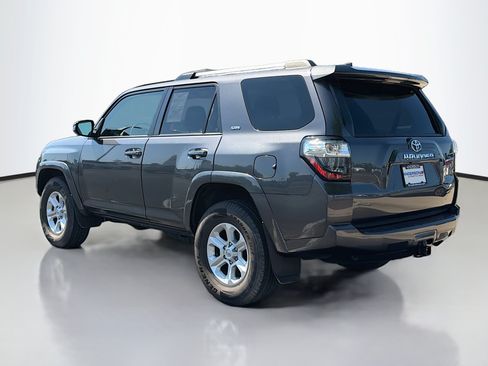 Used 2022 Toyota 4Runner SR5 AWD/4WD image 13