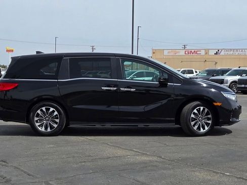 Used 2023 Honda Odyssey EX-L image 3