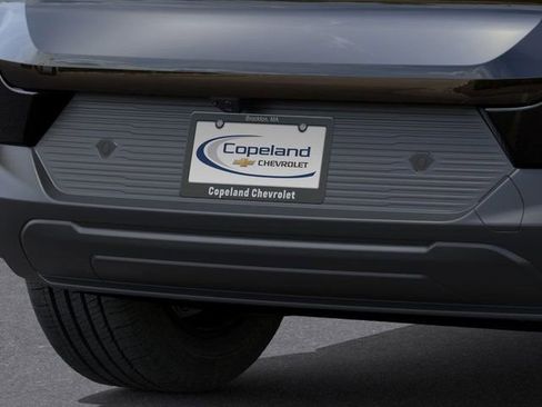 New 2026 Chevrolet Equinox EV LT image 14