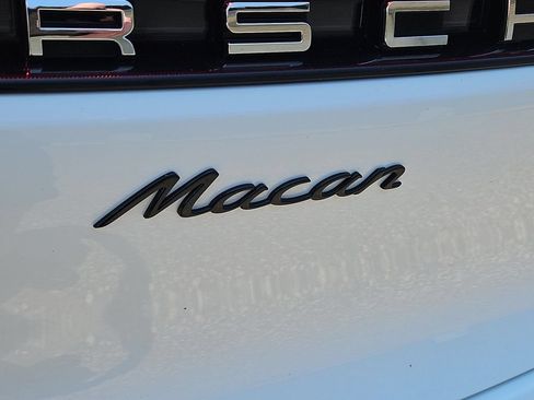 Certified 2026 Porsche Macan AWD/4WD image 13
