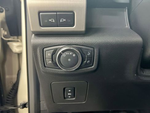 Used 2017 Ford F150 Platinum w/ Equipment Group 701A Luxury AWD/4WD image 19