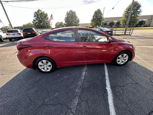 Used 2016 Hyundai Elantra SE image 8