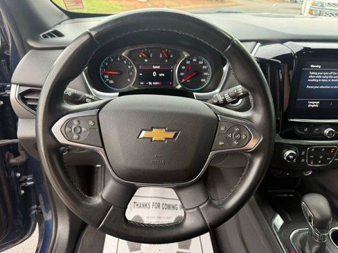 Used 2023 Chevrolet Traverse LT FWD image 7