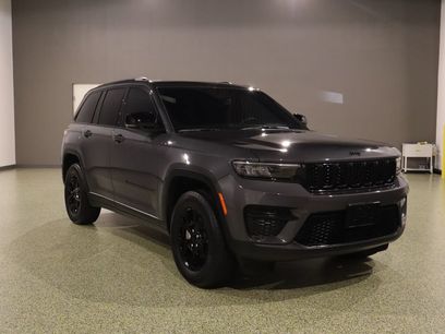 Used 2025 Jeep Grand Cherokee Laredo