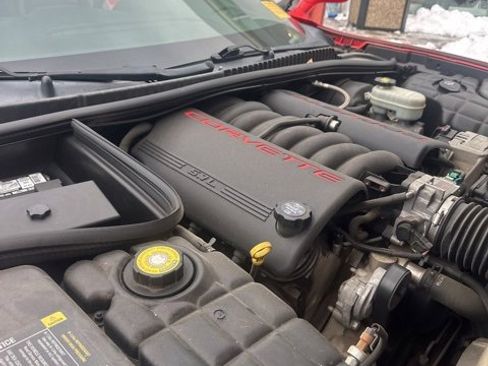 Used 2004 Chevrolet Corvette Base w/ Roof Package image 18