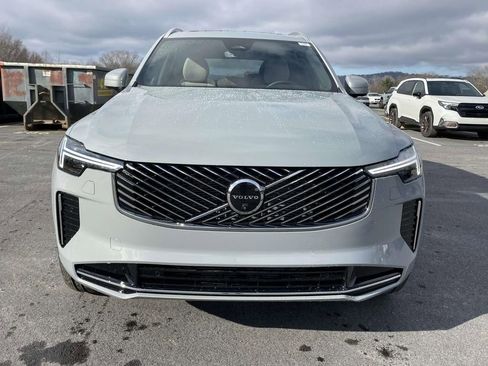 New 2026 Volvo XC90 B6 Plus w/ Protection Package Premier image 18