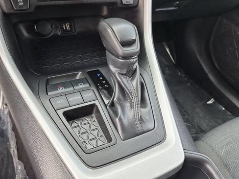 Used 2025 Toyota RAV4 XLE FWD image 22