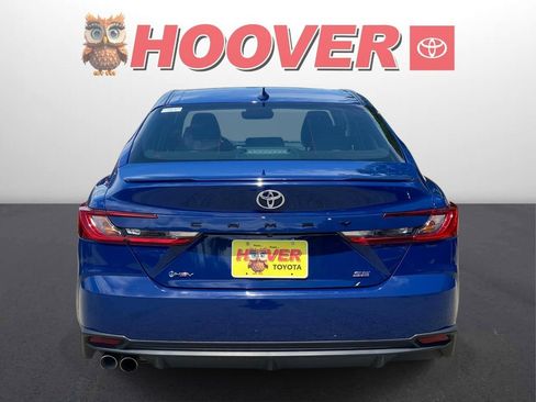 Used 2025 Toyota Camry SE w/ Convenience Package FWD image 3