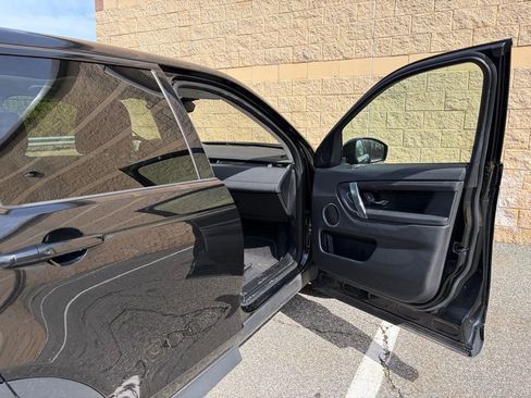 Used 2021 Land Rover Discovery Sport SE AWD/4WD image 17