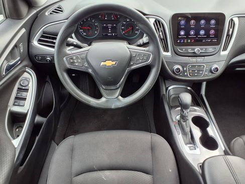 Used 2024 Chevrolet Malibu LT FWD image 3