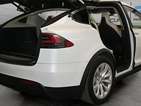 Used 2018 Tesla Model X P100D image 18