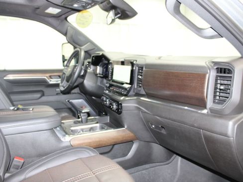 Used 2024 Chevrolet Silverado 1500 High Country w/ High Country Premium Package image 29