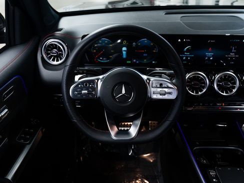 Used 2023 Mercedes-Benz EQB 300 300 image 12