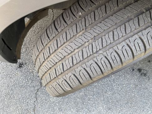 Used 2023 Volkswagen Tiguan SE image 12