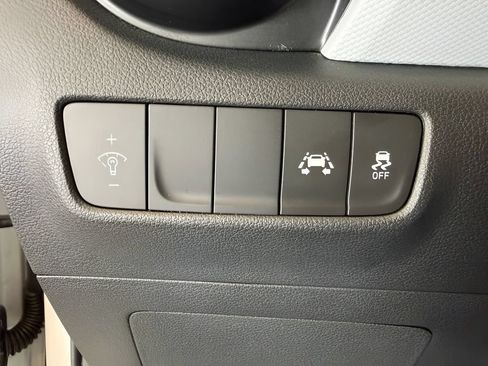 Used 2021 Hyundai Kona SE w/ Cargo Package AWD/4WD image 16