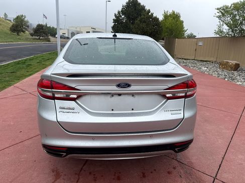 Used 2017 Ford Fusion SE FWD image 7