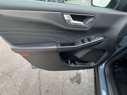 Used 2025 Ford Escape SE FWD image 15