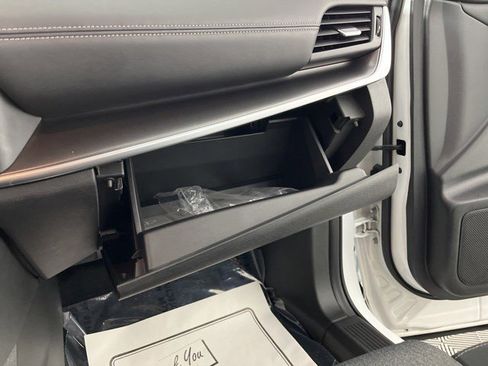 Used 2024 Nissan Rogue SV image 36