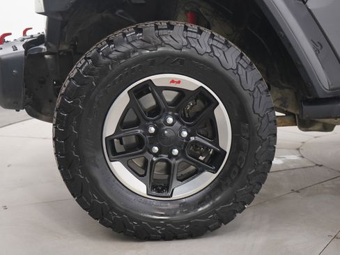 Used 2018 Jeep Wrangler Unlimited Rubicon w/ Dual Top Group image 30