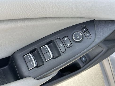 Used 2019 Honda Accord LX image 21
