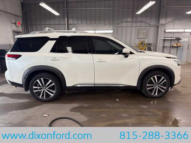 Used 2023 Nissan Pathfinder Platinum AWD/4WD image 8