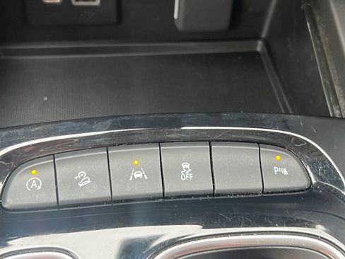 Used 2023 Buick Envision Preferred image 7