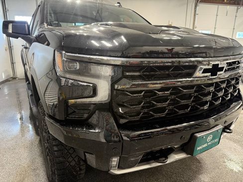 Used 2025 Chevrolet Silverado 1500 ZR2 w/ Technology Package AWD/4WD image 3