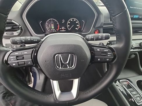 Used 2025 Honda Pilot EX-L image 15