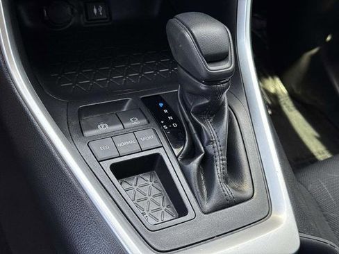 Used 2019 Toyota RAV4 XLE FWD image 15