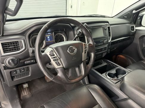 Used 2019 Nissan Titan SL w/ Midnight Edition AWD/4WD image 4