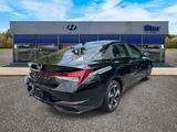 Used 2023 Hyundai Elantra SEL w/ Convenience Package image 3