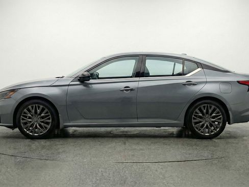 Used 2025 Nissan Altima 2.5 SV FWD image 5