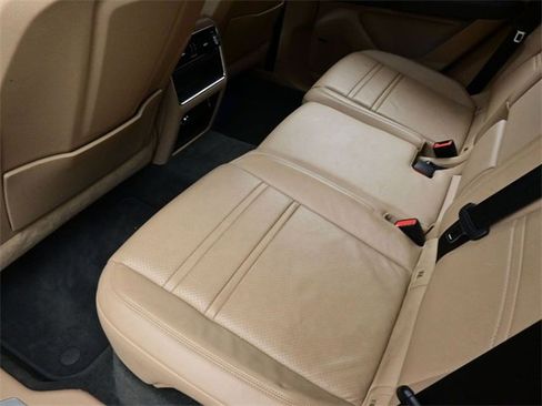 Used 2020 Porsche Cayenne image 15