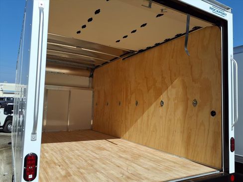 New 2026 GMC Savana 4500 w/ Driver Convenience Package image 4