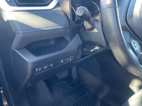 Used 2022 Toyota RAV4 SE w/ Convenience Package AWD/4WD image 8