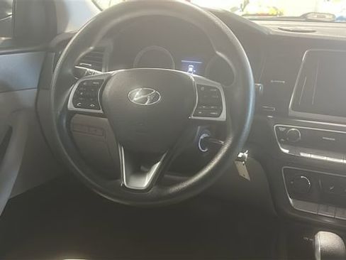 Used 2019 Hyundai Sonata SE image 16