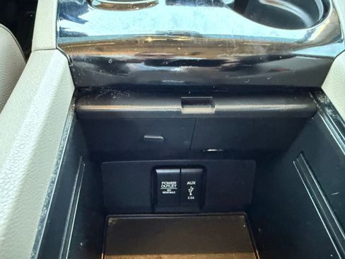 Used 2017 Honda Pilot Elite image 31