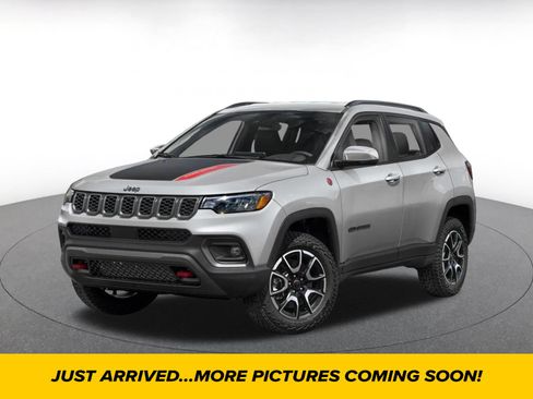 Used 2025 Jeep Compass Trailhawk AWD/4WD image 1