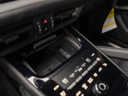 New 2026 Porsche Cayenne Coupe AWD/4WD image 22