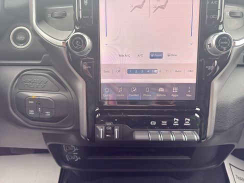 New 2026 RAM 2500 Big Horn AWD/4WD image 15